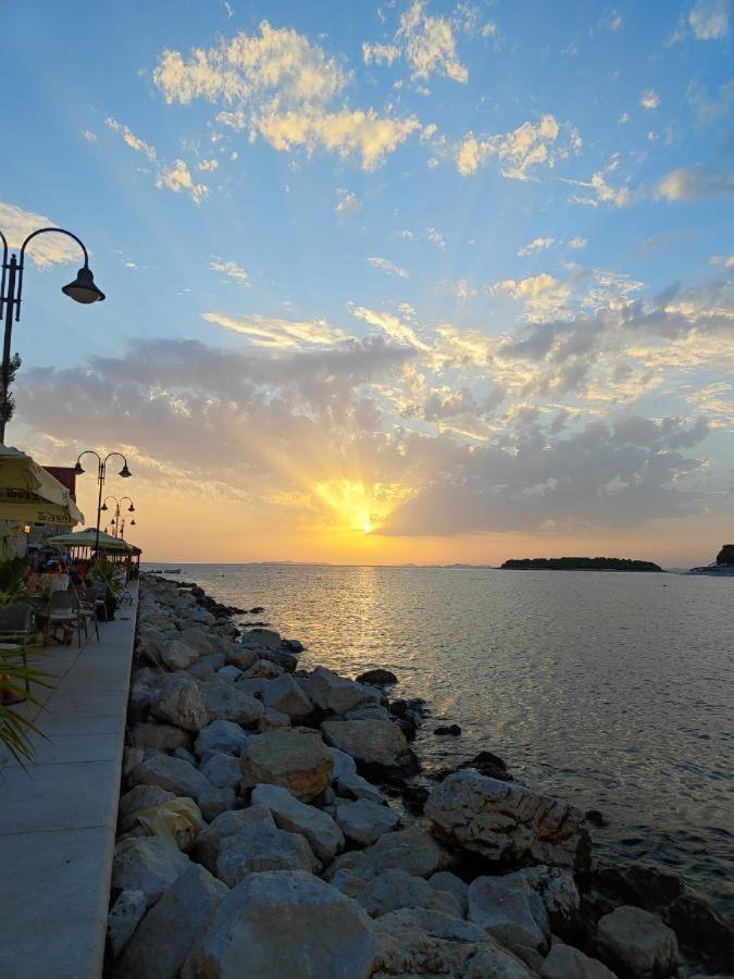 Guest House Adria 2 Primosten Bagian luar foto